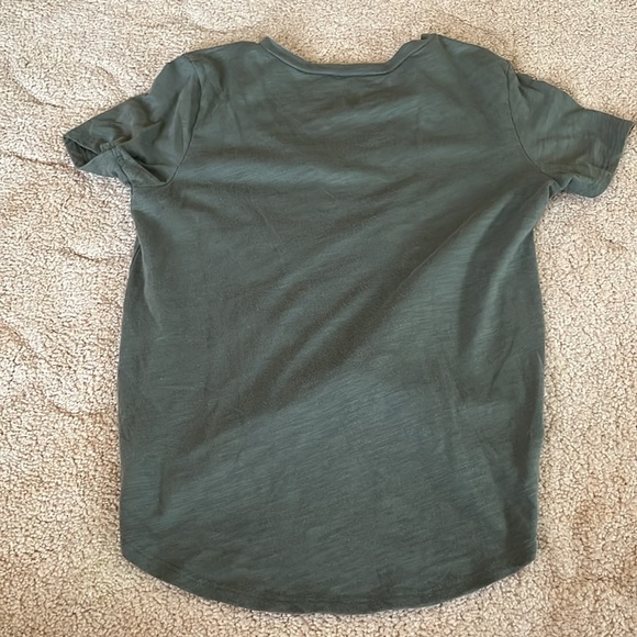 American eagle women’s size extra small olive green short sleeve shirt - Picture 5 of 5